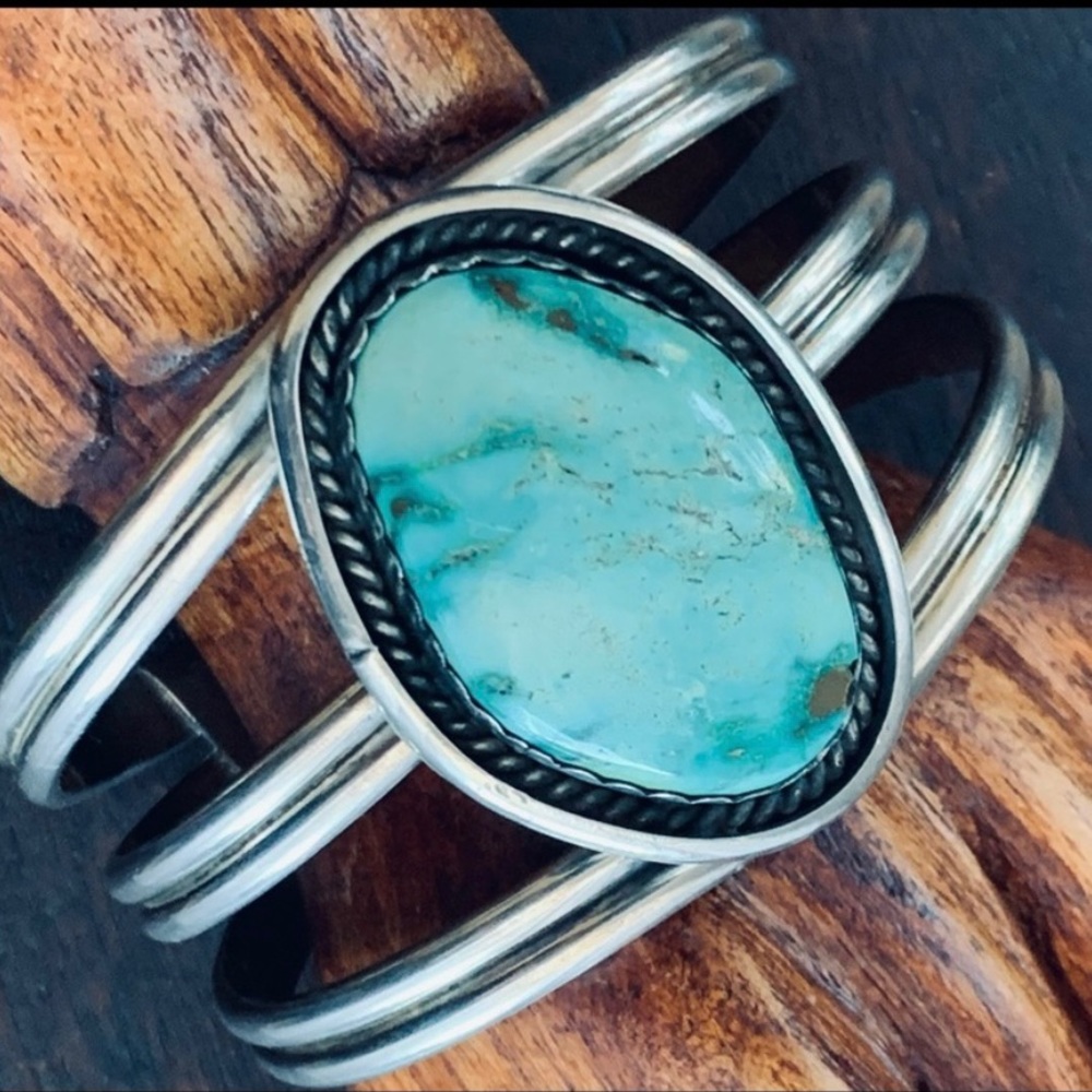 Vintage 78 gms Southwestern Navajo Turquoise Row Cuff Bracelet